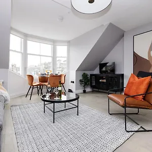 Altido Gorgeous Flat Overlooking Castle Edinburgh